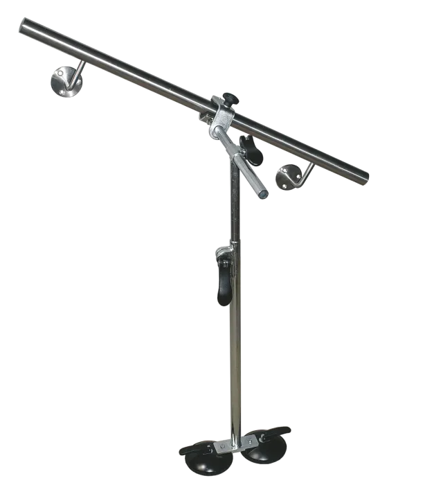 Montagestütze MS2 trägt einen Edelstahl-Handlauf mit Wandhaltern, Teleskopsäule auf zwei Saugfüssen